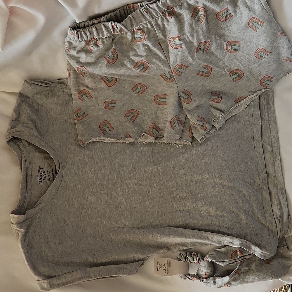 Mighty fine shorts tee and scrunchie
